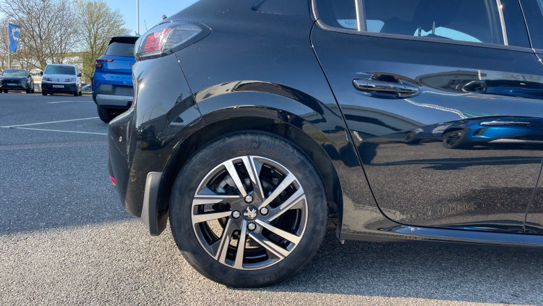 Peugeot 208 1.2 PureTech 100 Allure Premium 5dr Petrol Hatchback